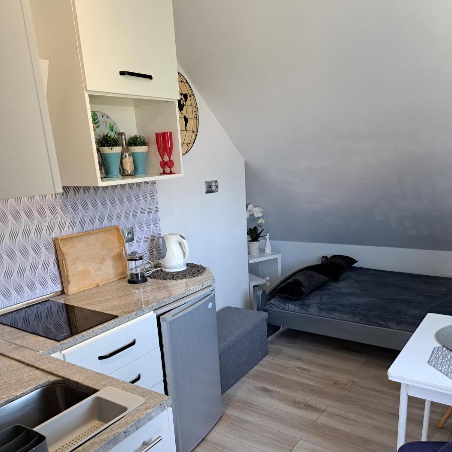 Maly Apartamencik Teo Rewal Exterior photo